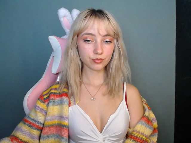 LuciaGlow live cam on BongaCams