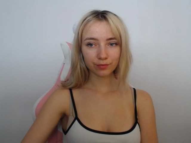 LuciaGlow live cam on BongaCams