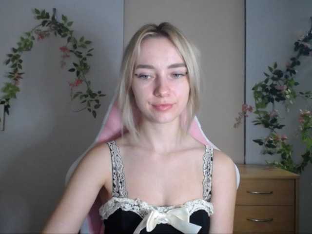 LuciaGlow live cam on BongaCams