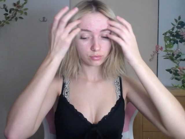 LuciaGlow live cam on BongaCams
