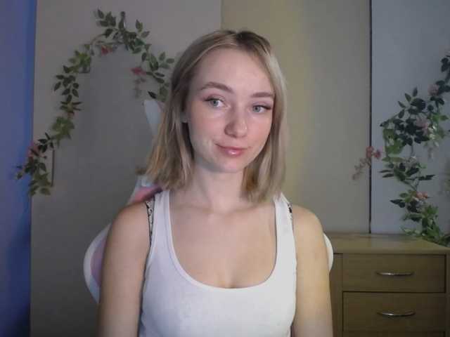 LuciaGlow live cam on BongaCams