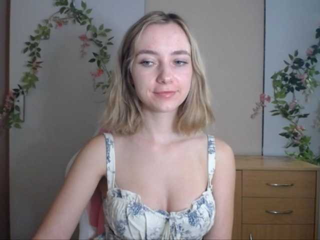 LuciaGlow live cam on BongaCams