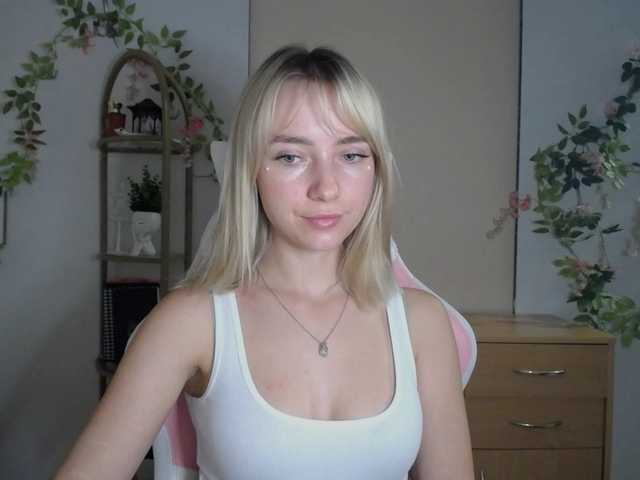 LuciaGlow live cam on BongaCams