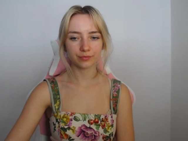 LuciaGlow live cam on BongaCams