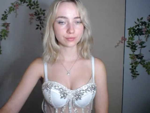 LuciaGlow live cam on BongaCams