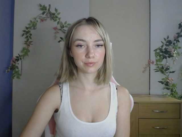 LuciaGlow live cam on BongaCams