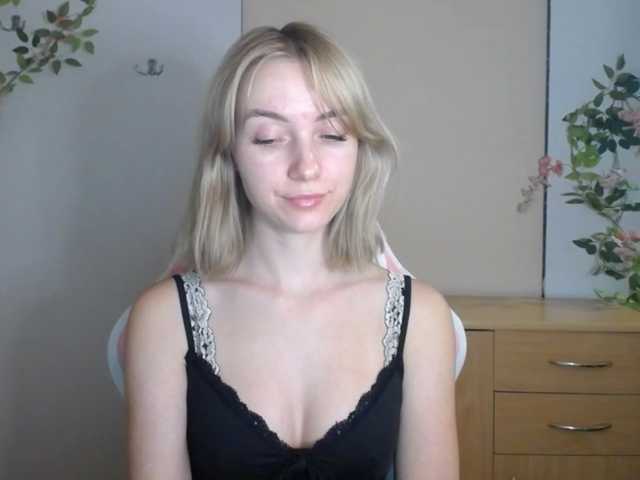 LuciaGlow live cam on BongaCams