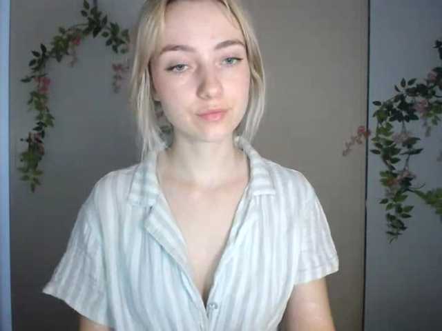 LuciaGlow live cam on BongaCams