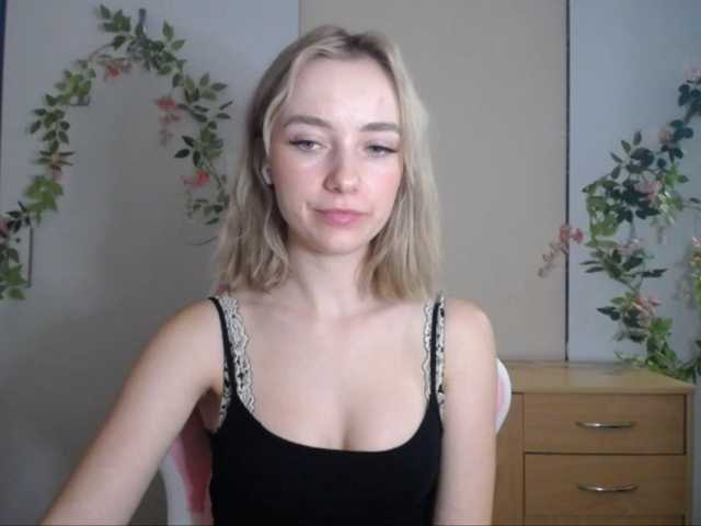 LuciaGlow live cam on BongaCams