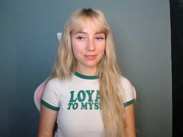 LuciaGlow live cam on BongaCams