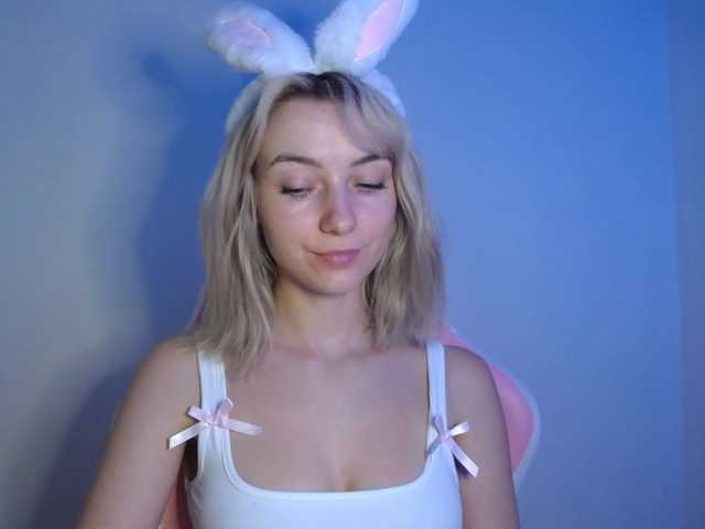 LuciaGlow live cam on BongaCams