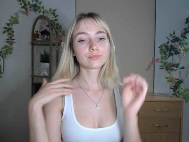LuciaGlow live cam on BongaCams