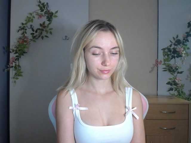 LuciaGlow live cam on BongaCams