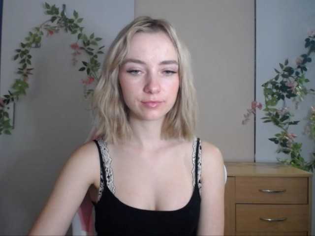 LuciaGlow live cam on BongaCams