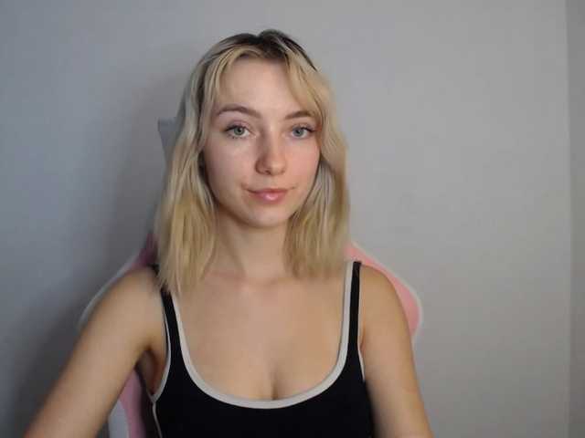 LuciaGlow live webcam show