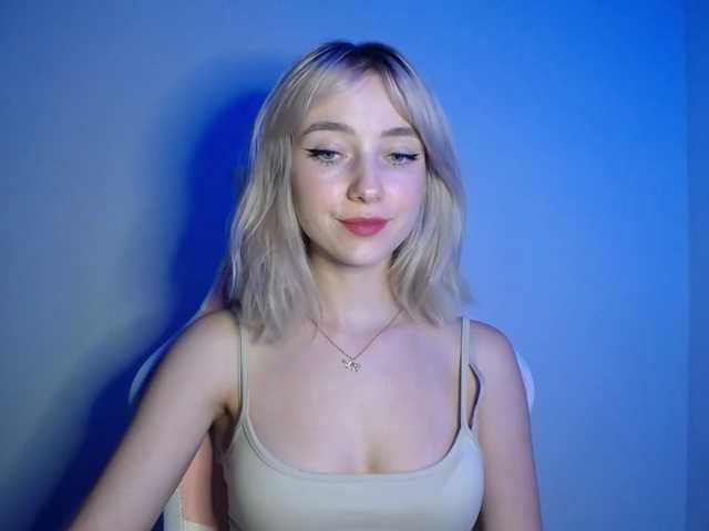 LuciaGlow live cam on BongaCams