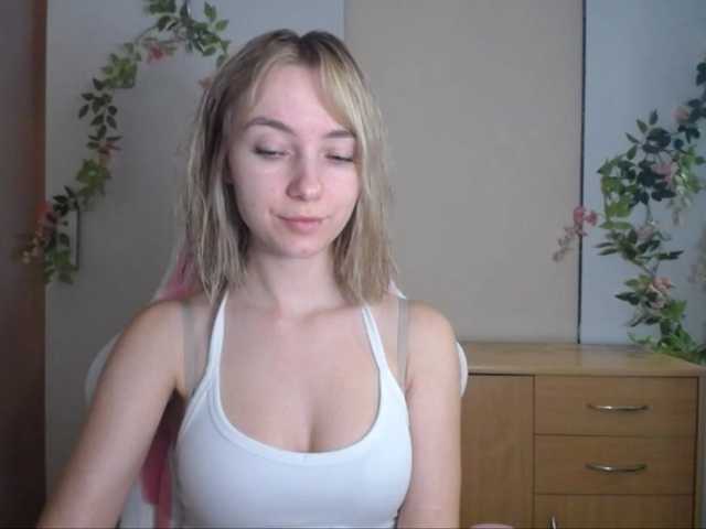 LuciaGlow live cam on BongaCams