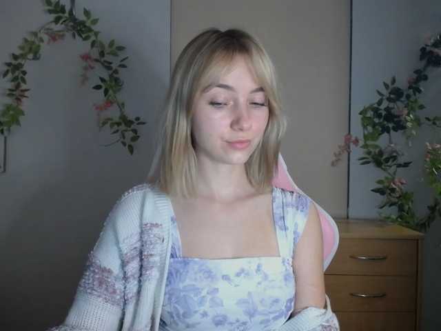 LuciaGlow live cam on BongaCams