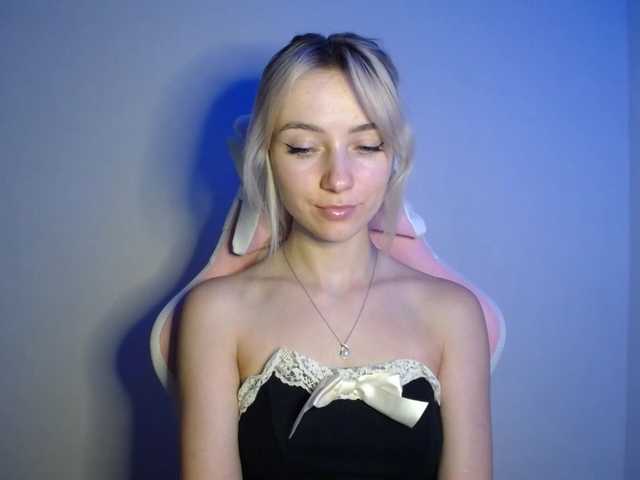 LuciaGlow live cam on BongaCams