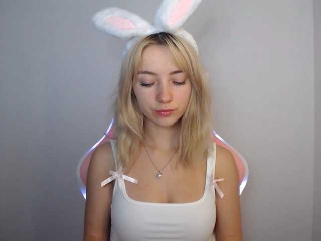 LuciaGlow live cam on BongaCams
