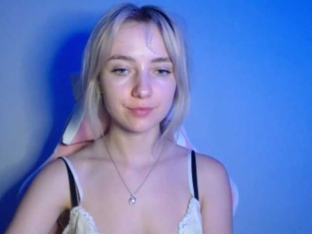 LuciaGlow live cam on BongaCams