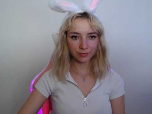 LuciaGlow live cam on BongaCams