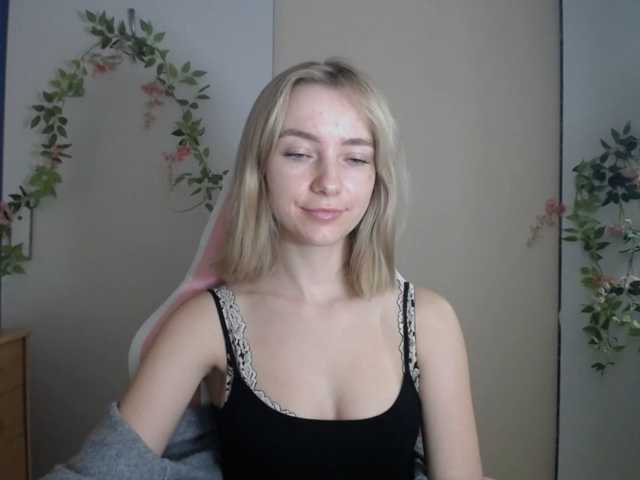 LuciaGlow live cam on BongaCams