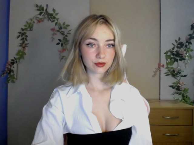 LuciaGlow live cam on BongaCams