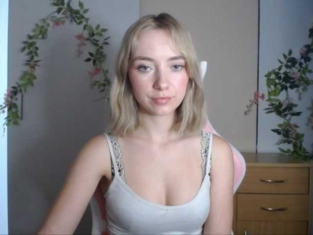 LuciaGlow live cam on BongaCams