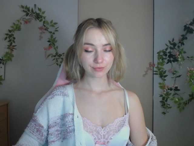 LuciaGlow live cam on BongaCams