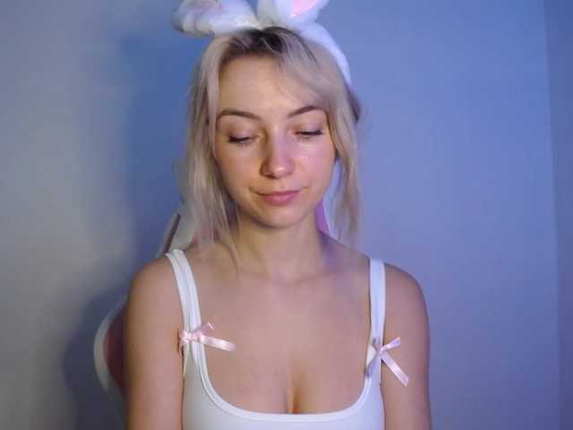 LuciaGlow live cam on BongaCams