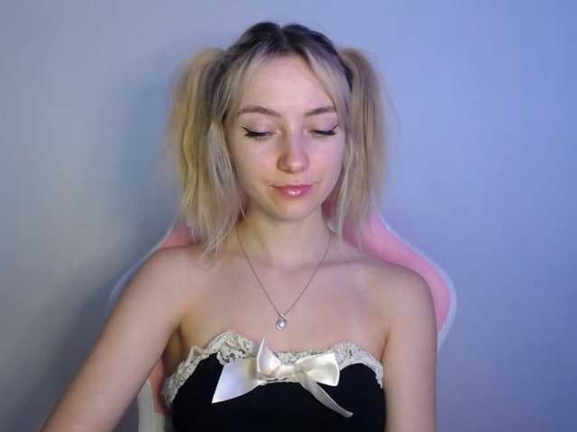 LuciaGlow live cam on BongaCams