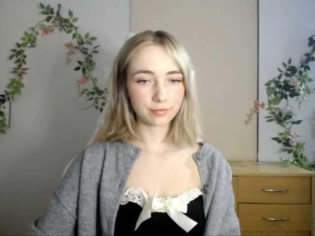 LuciaGlow, en directo ahora en BongaCams