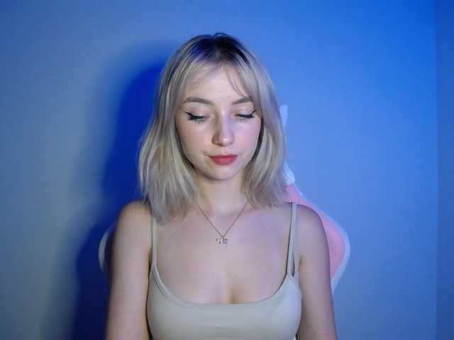 LuciaGlow live cam on BongaCams