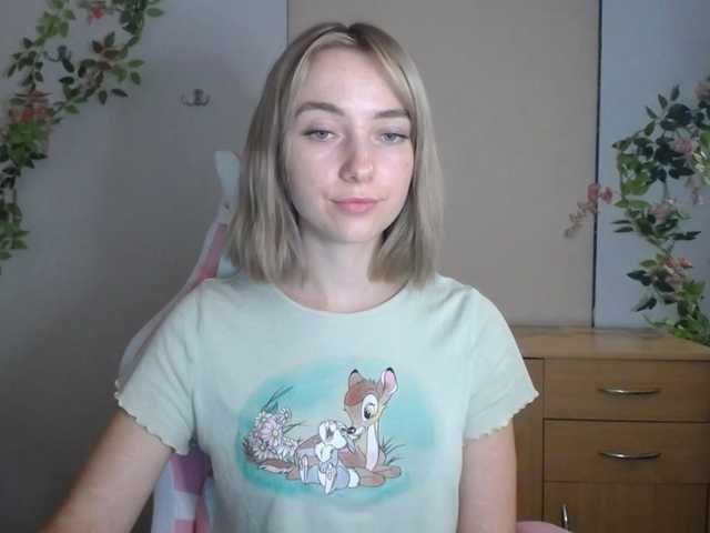 LuciaGlow live cam on BongaCams