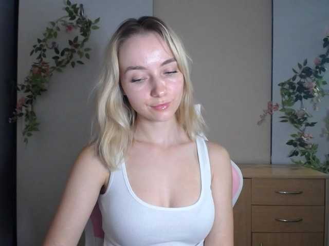 LuciaGlow live cam on BongaCams