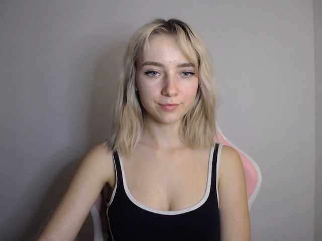 LuciaGlow live cam on BongaCams