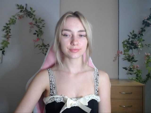 LuciaGlow live cam on BongaCams
