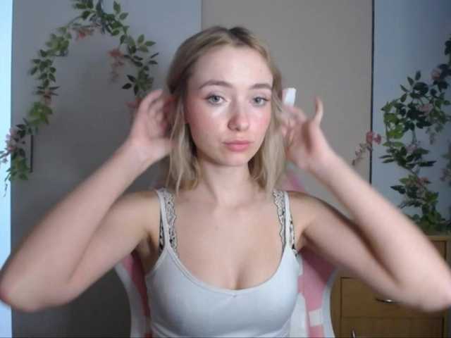 LuciaGlow live cam on BongaCams