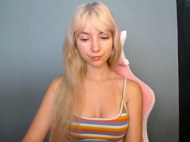 LuciaGlow live cam on BongaCams