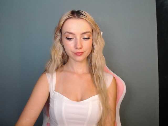 LuciaGlow live cam on BongaCams