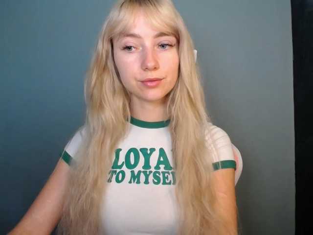 LuciaGlow live cam on BongaCams