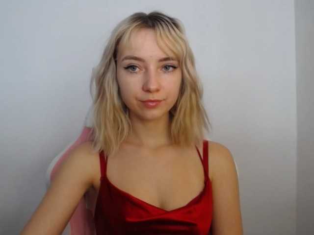 LuciaGlow live webcam show