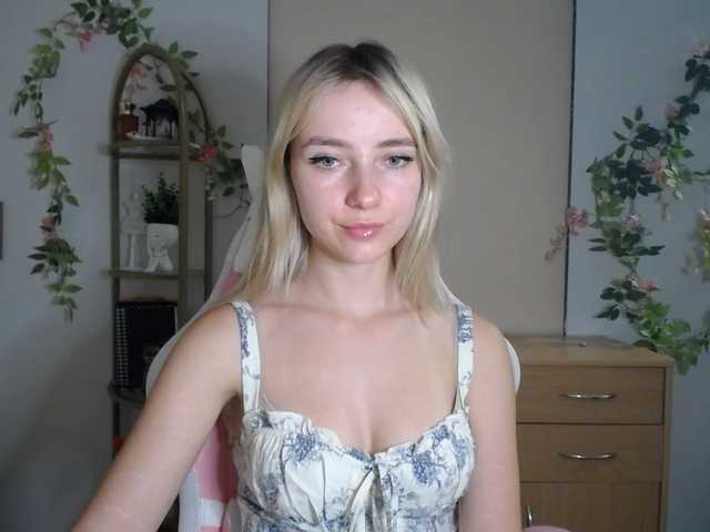 LuciaGlow live cam on BongaCams