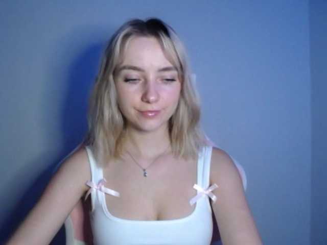 LuciaGlow live cam on BongaCams