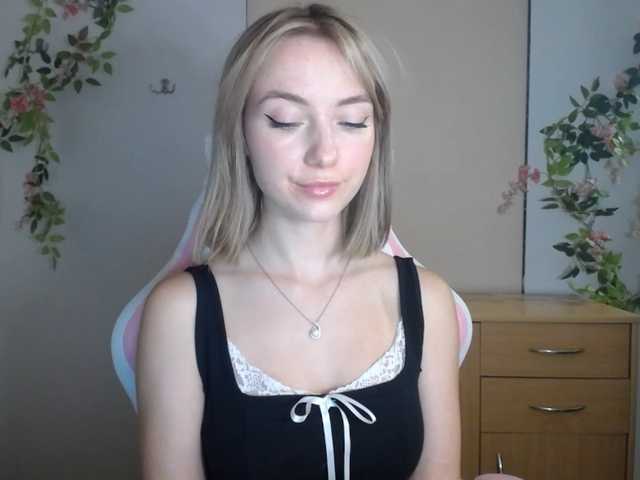LuciaGlow live cam on BongaCams