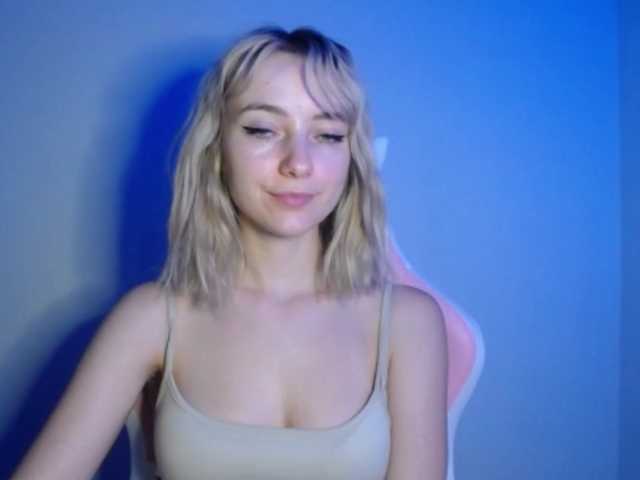 LuciaGlow live cam on BongaCams