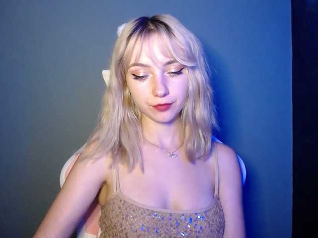 LuciaGlow live cam on BongaCams
