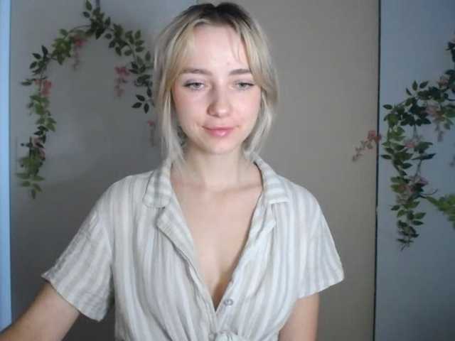 LuciaGlow live cam on BongaCams