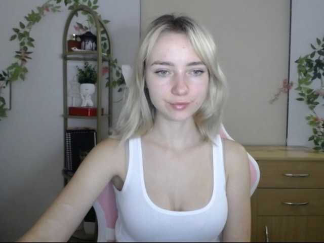 LuciaGlow live cam on BongaCams
